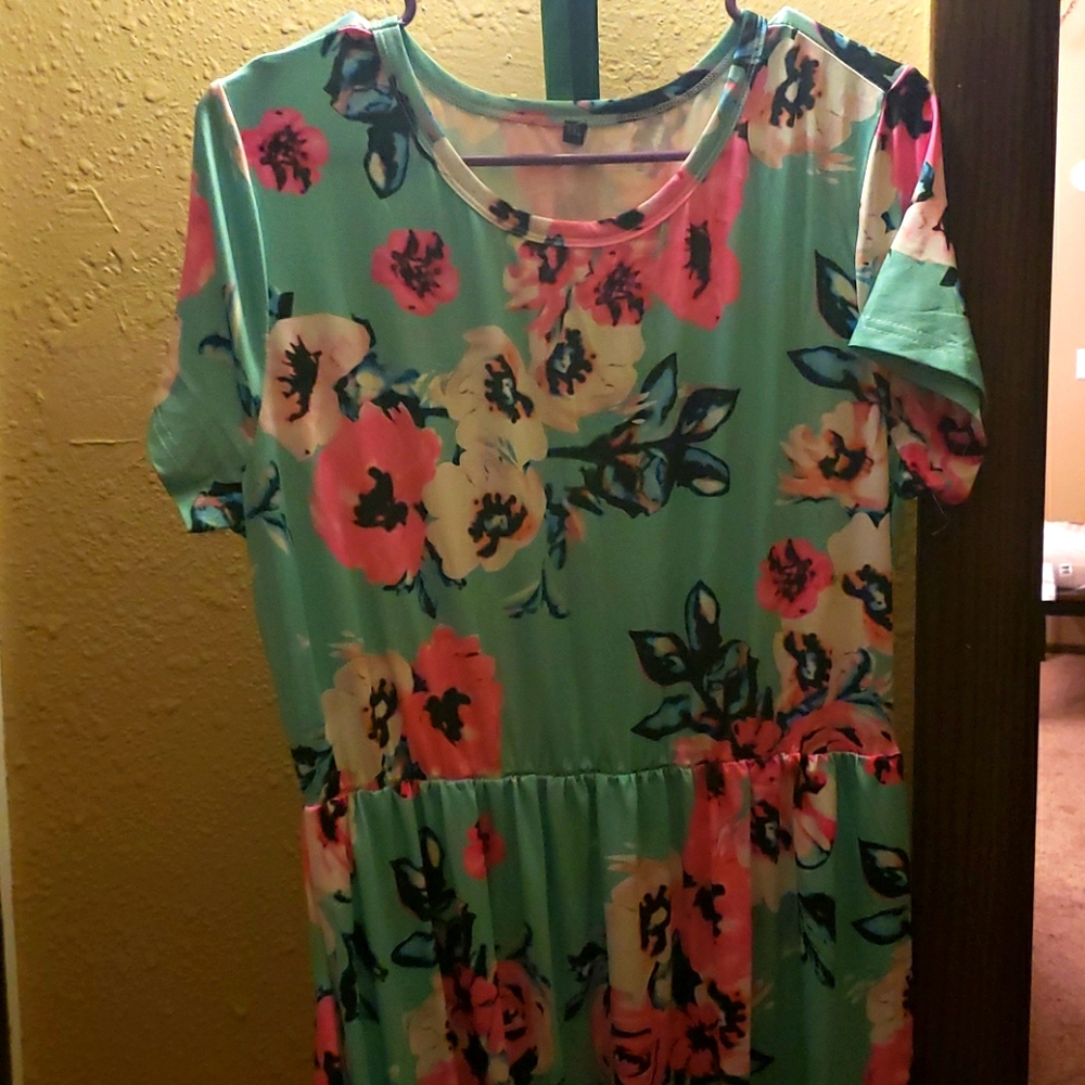 NEW Floral Maxi Dress